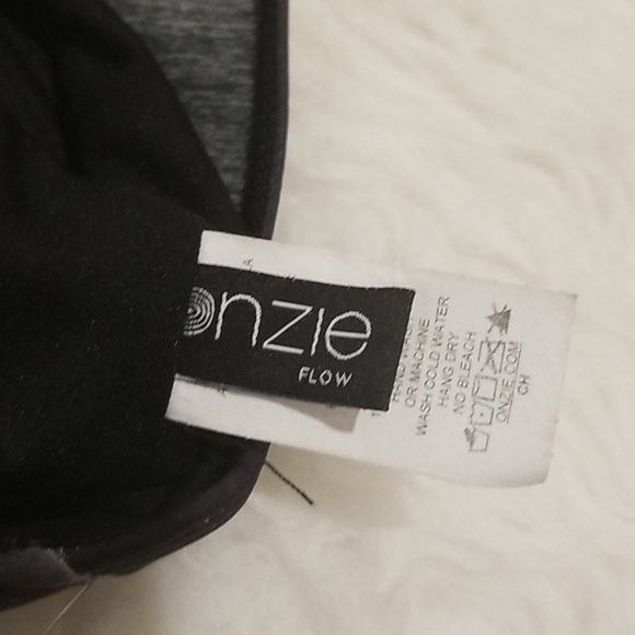 💕ONZIE💕 Tie Dye Heart Sports Bra M/L NWT - Picture 11 of 13